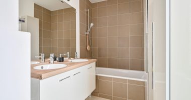 058428e2