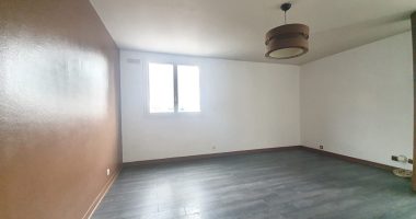 16ef7083