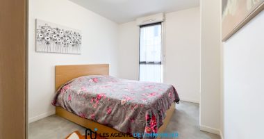 4b302ac3