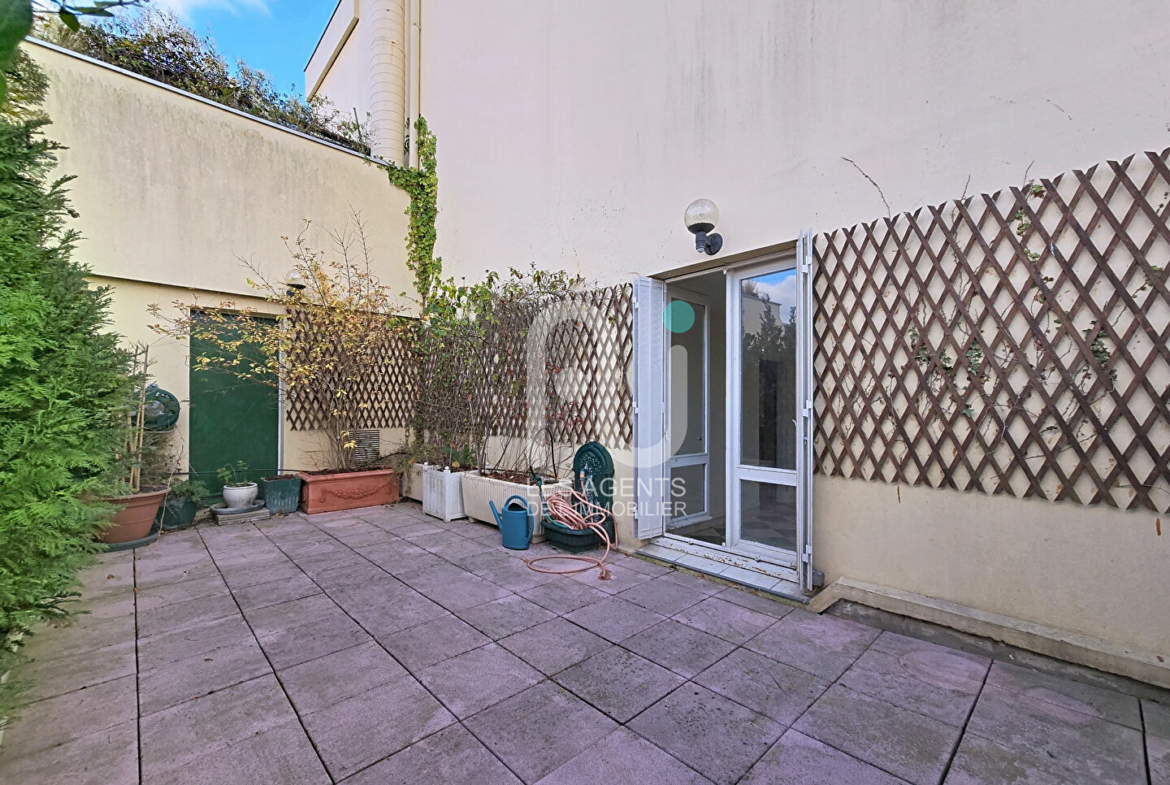 2025-10:51:16