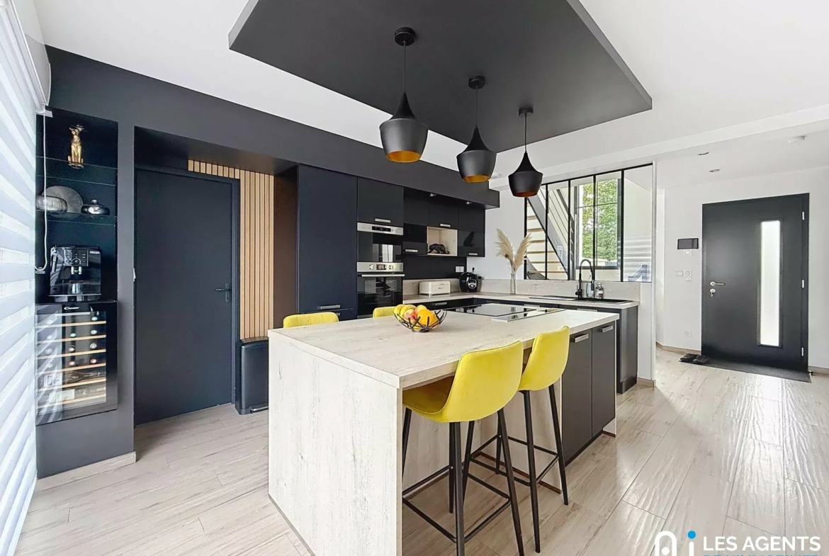 add98d5267fe61aeb93793b2414bdf64_658c4537e3_1920-big