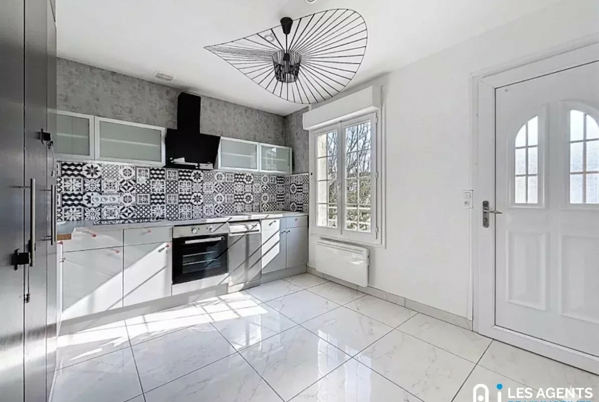 9d085ca08b7f751f78574724644281a0_0091fd20a3_1195-big