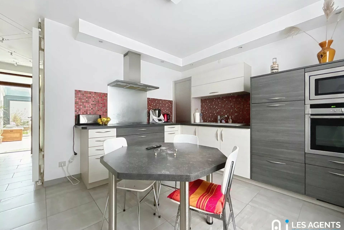 ef0d2780466279a792e666c11cfa4f72_b15ac3a13a_1920-big