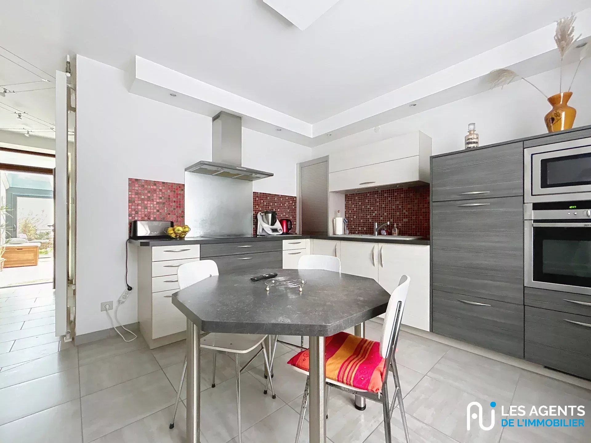 ef0d2780466279a792e666c11cfa4f72_b15ac3a13a_1920-big