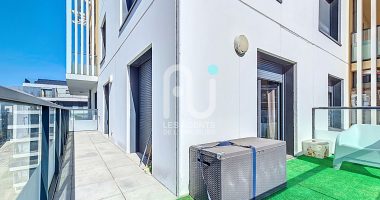 4cb180be